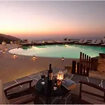 Odysseus 2* Folegandros Town